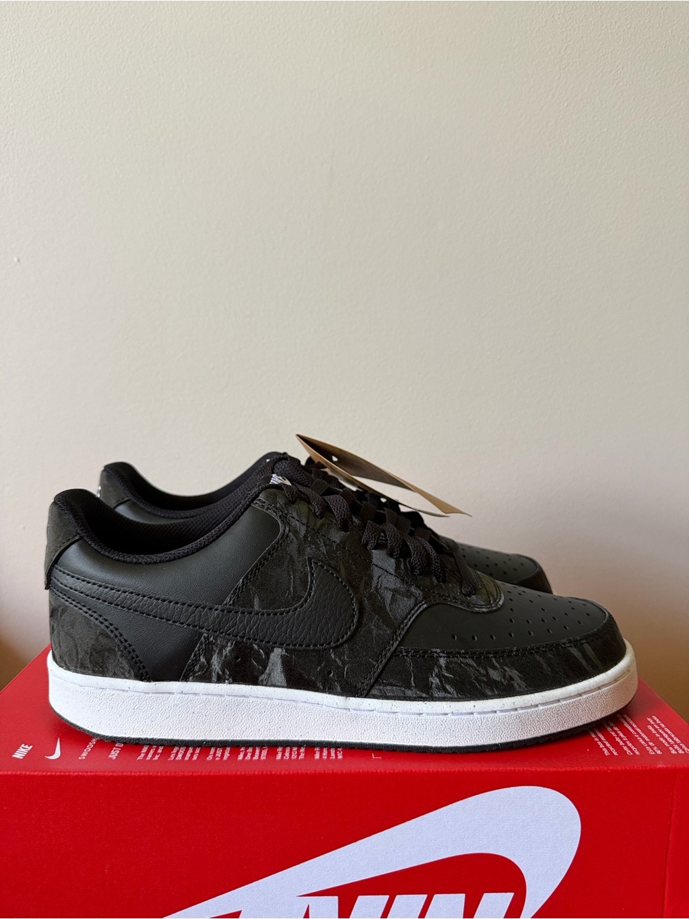 Nike Court Vision Low Black White HQ4377–001 Women’s Size 6